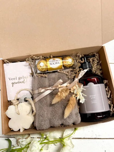 een giftbox om iemand geluk te wensen met producten van zusss