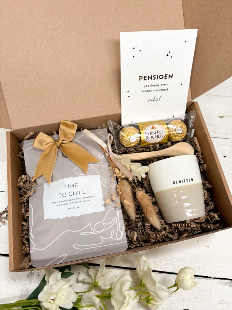 Op zoek naar een origineel pensioen cadeau? Verras de pensionado met een stijlvolle giftbox vol lekkers. Mooi verpakt en direct te versturen.